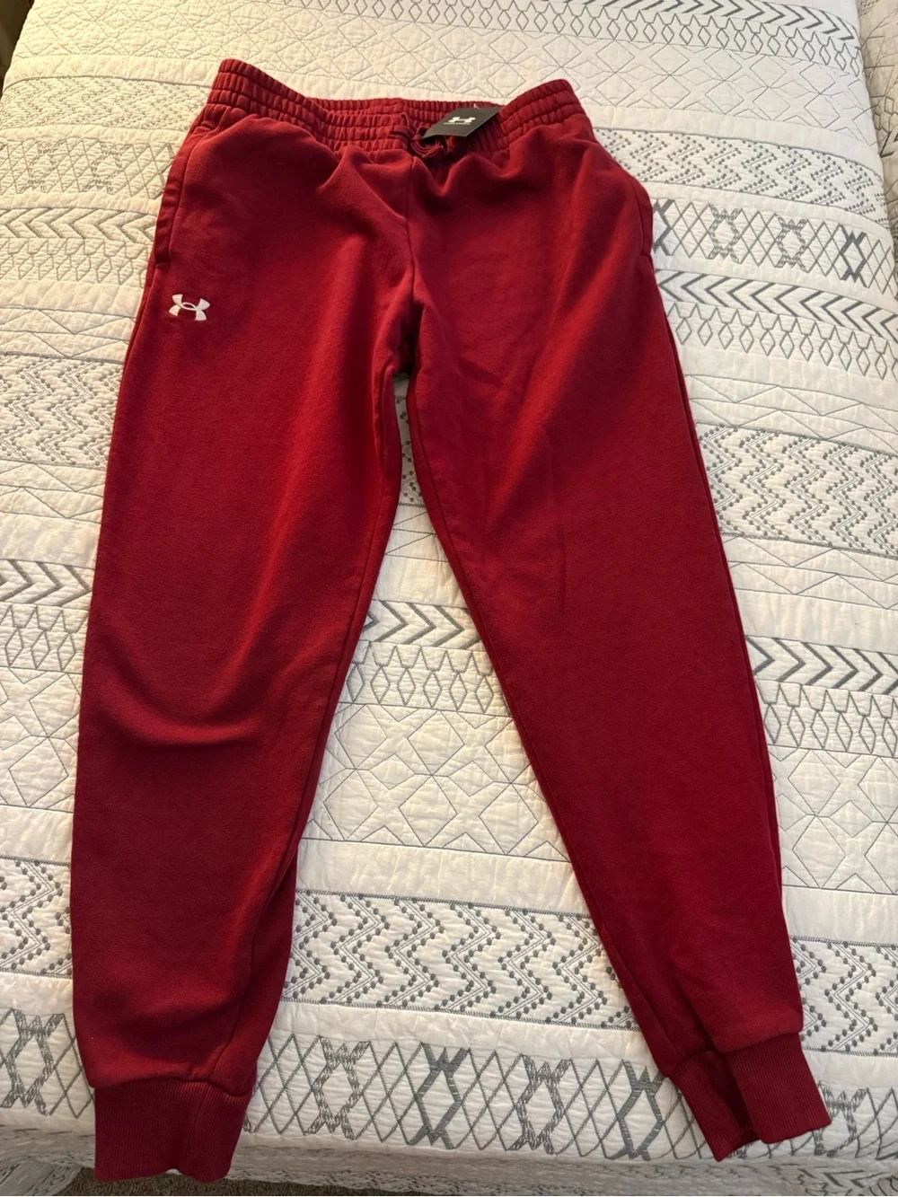 Under Armour Men's maroon Hoodie XL and matching joggers large.